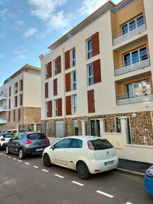 Appartement F2 De Haut Standing En Hypercentre Avec Jardin Prive A 270 M De La Gare De Mantes ! Kültér fotó