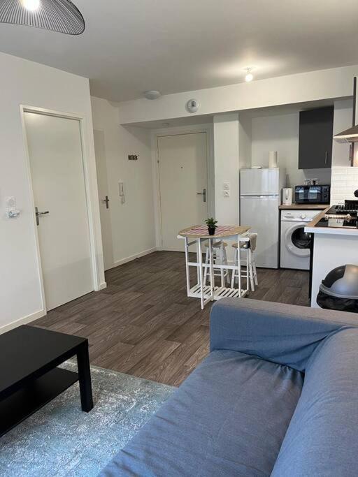 Appartement F2 De Haut Standing En Hypercentre Avec Jardin Prive A 270 M De La Gare De Mantes ! Kültér fotó