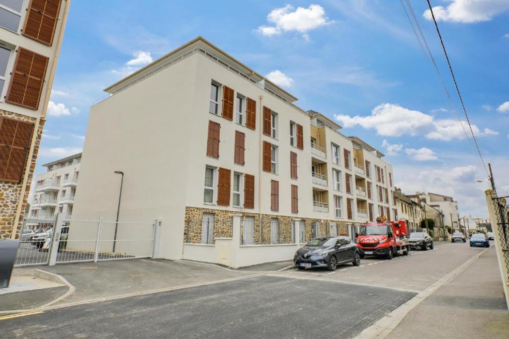 Appartement F2 De Haut Standing En Hypercentre Avec Jardin Prive A 270 M De La Gare De Mantes ! Kültér fotó
