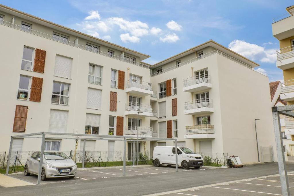 Appartement F2 De Haut Standing En Hypercentre Avec Jardin Prive A 270 M De La Gare De Mantes ! Kültér fotó