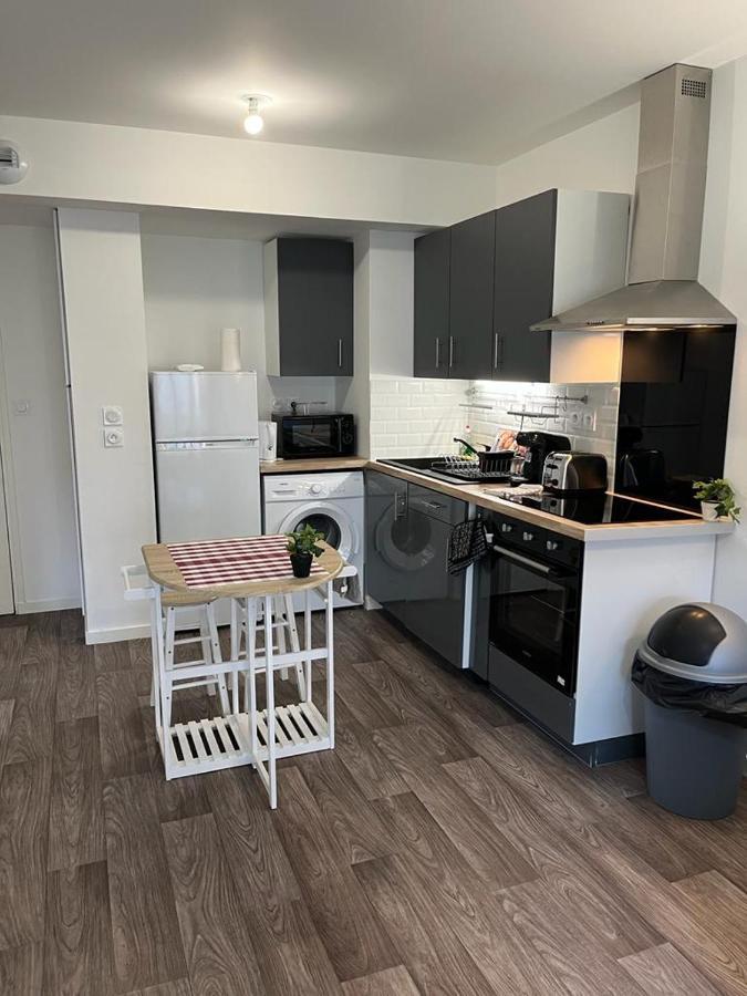 Appartement F2 De Haut Standing En Hypercentre Avec Jardin Prive A 270 M De La Gare De Mantes ! Kültér fotó